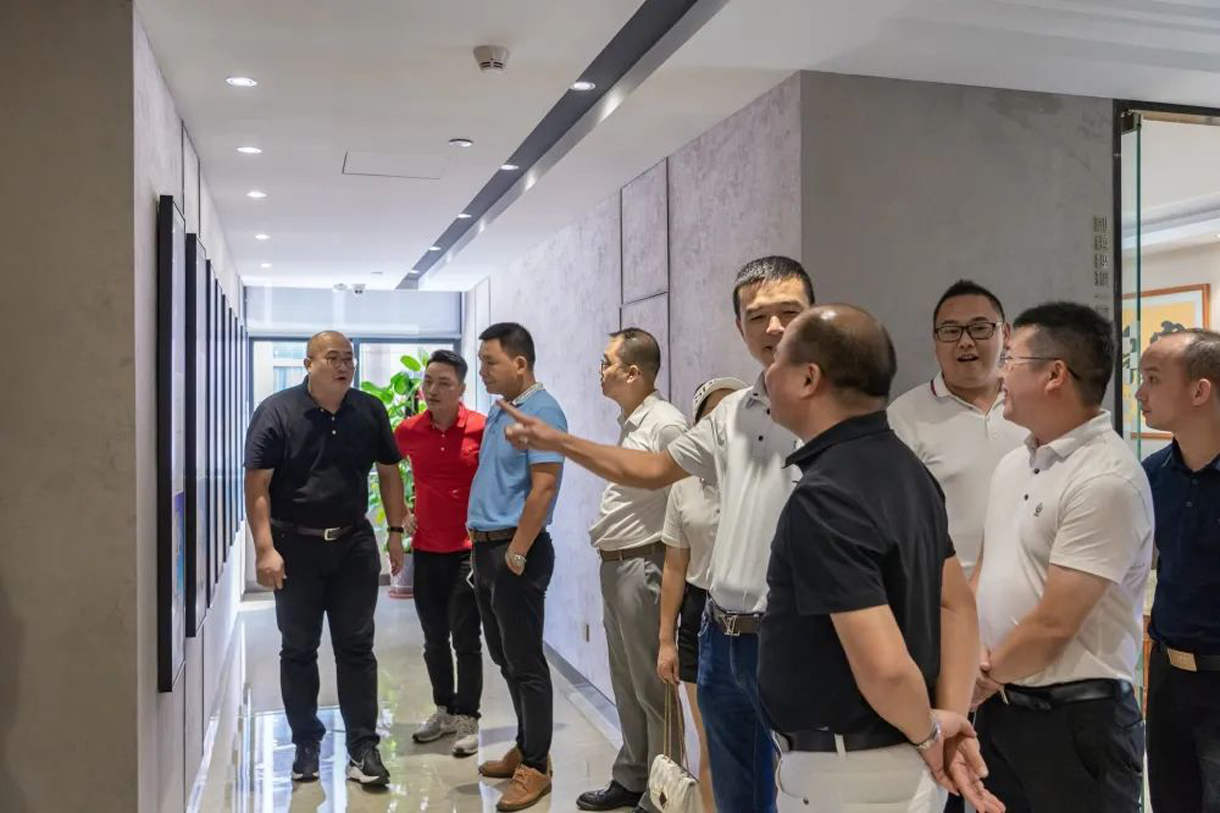 东莞市樟木头镇工商联(商会)青年工作委员会莅临我司参观指导!