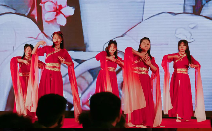 青岛j9.com塑业 青岛j9.com塑业